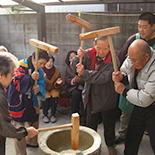 季節のイベント：お正月にお餅つき